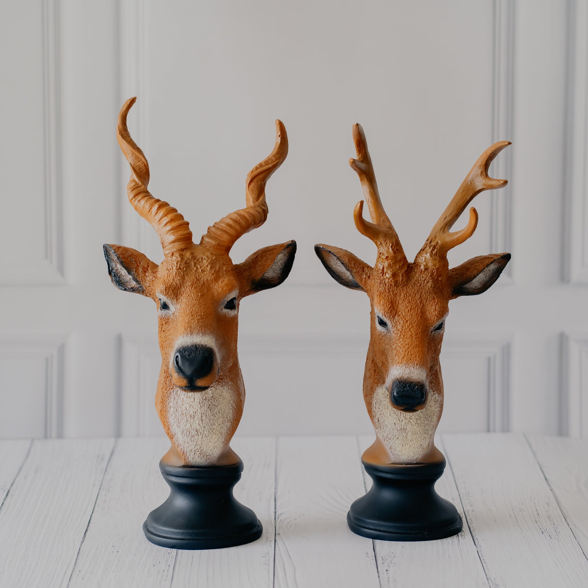 Royal Reindeer Bust with Antlers Table Accent Dekspace