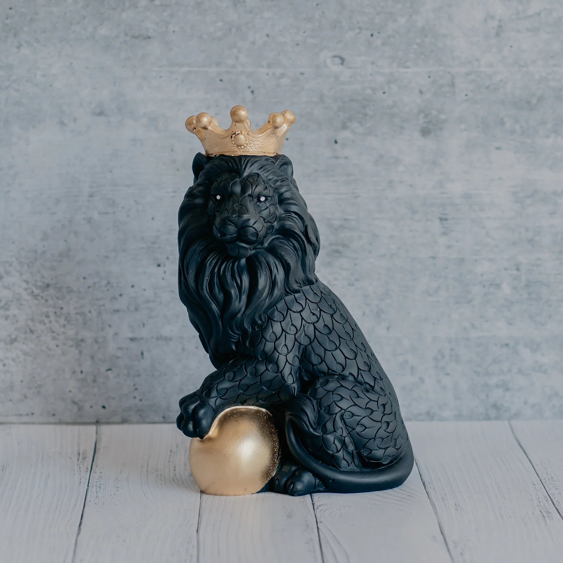 The Almighty Lion with Crown Dekspace