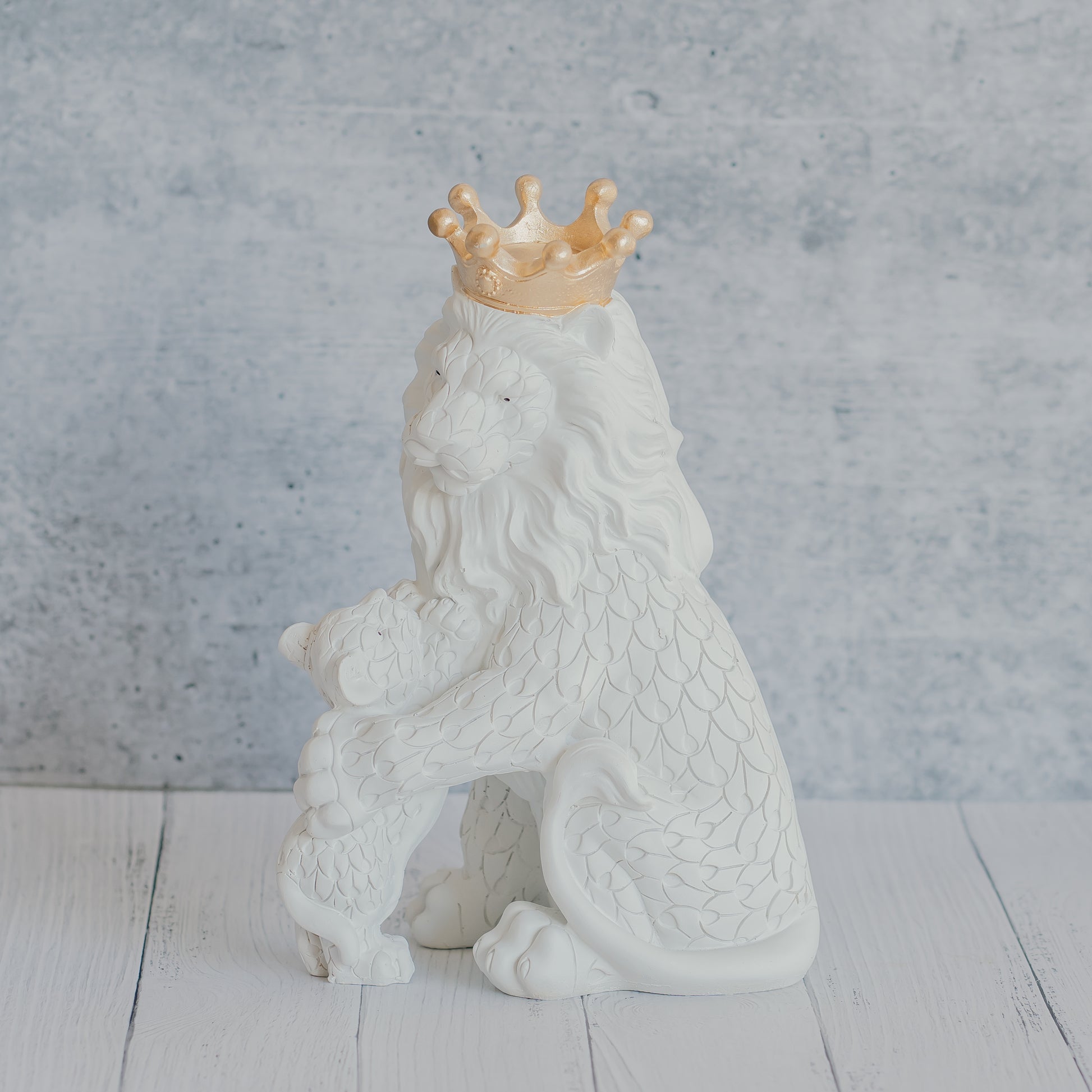 The Almighty Lion with Crown Dekspace