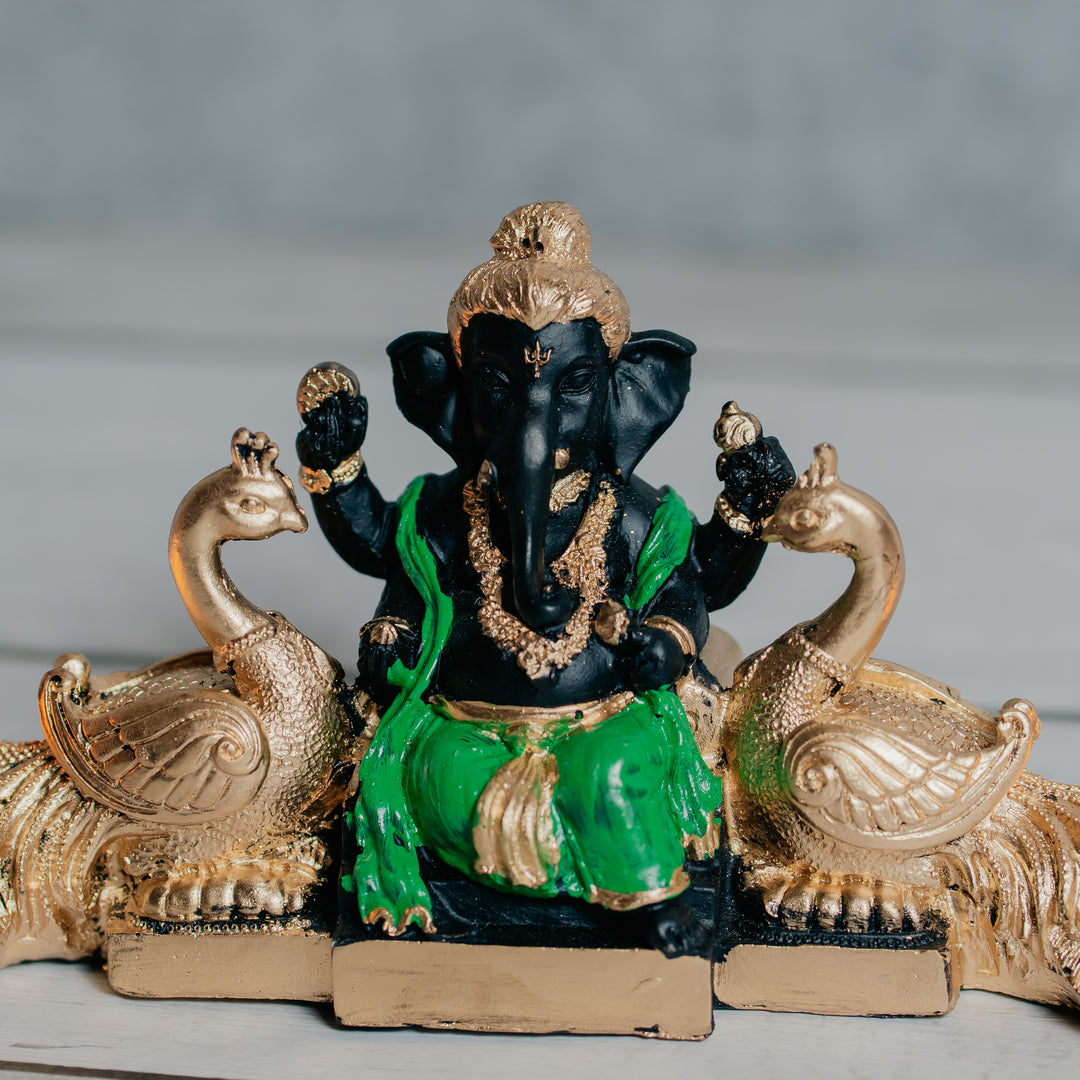 Divine Ganesha Diya Set Dekspace