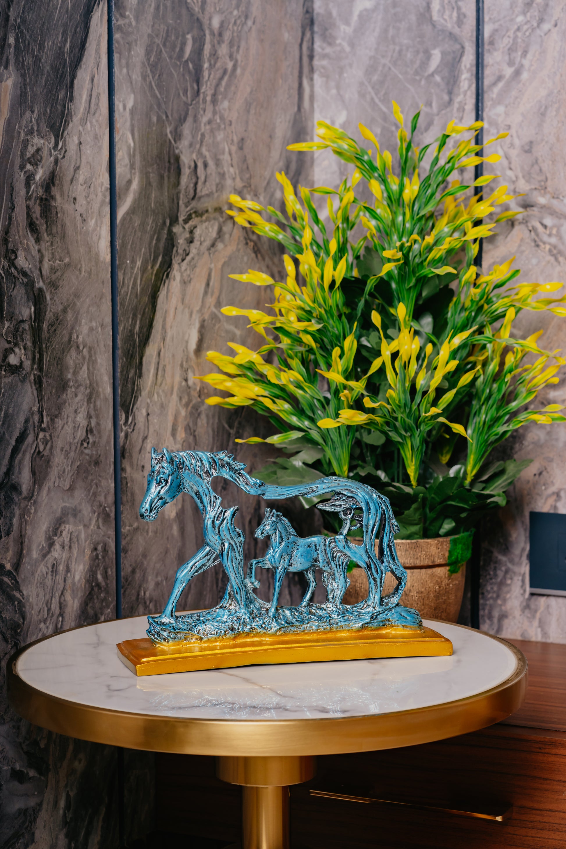 FENG SHUI RIDING HORSE WITH WOODEN BASE Dekspace