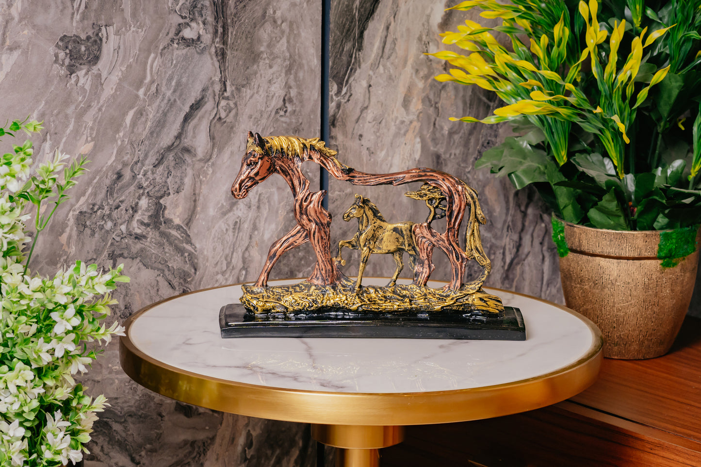 FENG SHUI RIDING HORSE WITH WOODEN BASE Dekspace