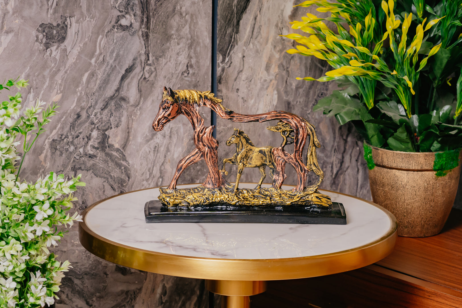 FENG SHUI RIDING HORSE WITH WOODEN BASE Dekspace