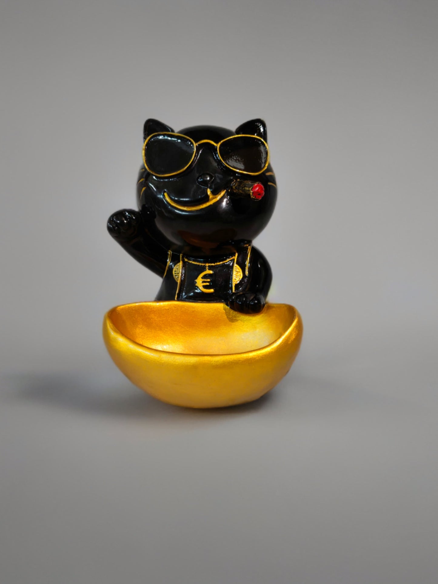 THE_CLASSY_CIGAR_CAT-2