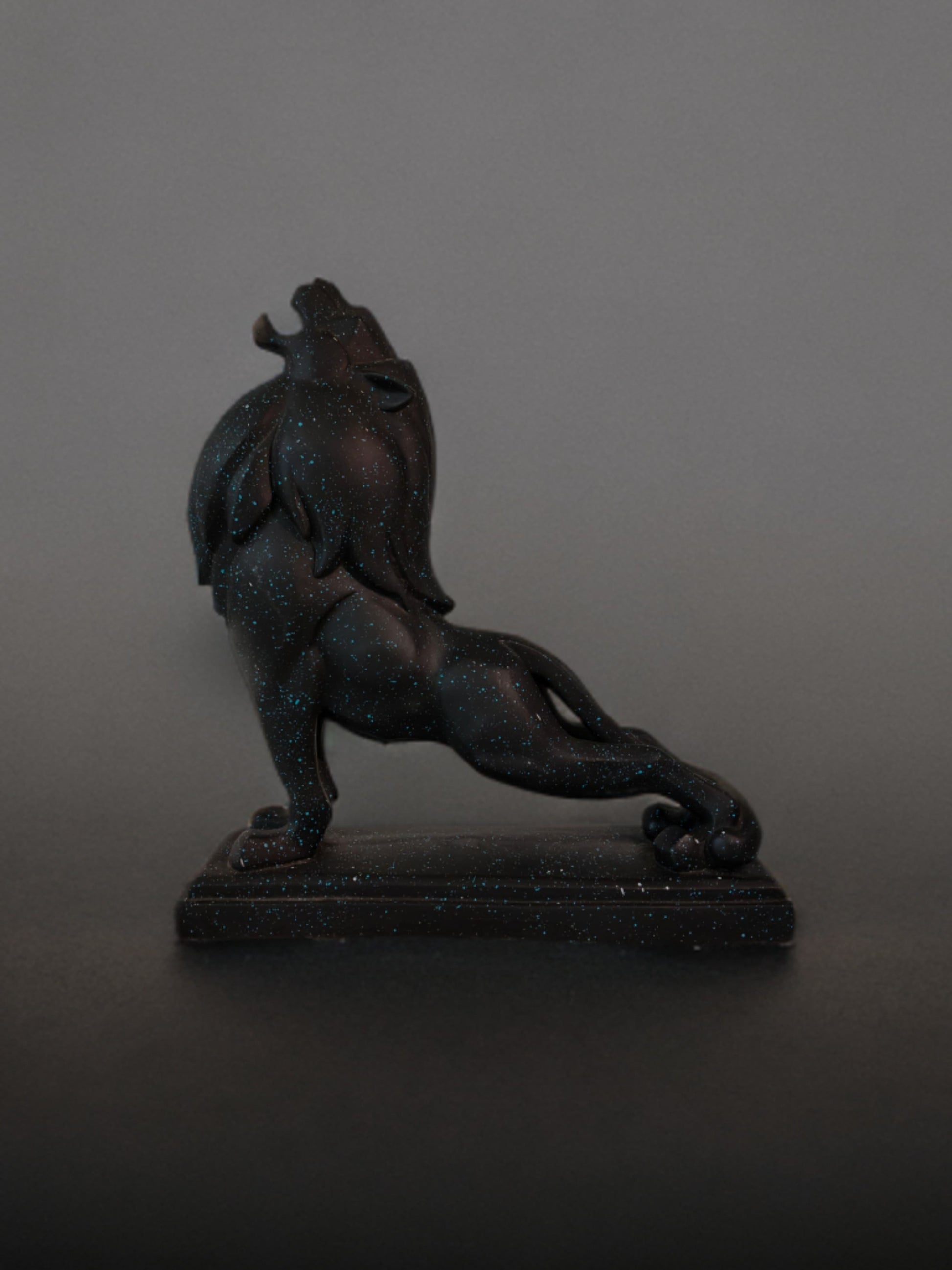 Lion Posing Bhujangasan Table Accent -BL Dekspace